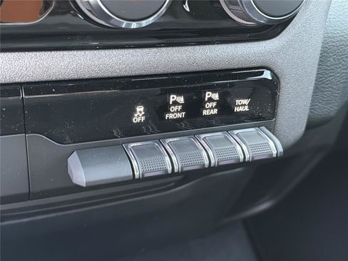 New 2026 RAM 1500 Express AWD/4WD image 28
