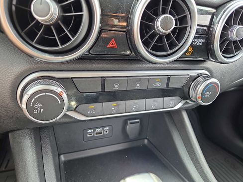 Used 2023 Nissan Sentra SV FWD image 16