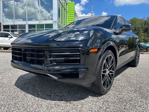 Used 2024 Porsche Cayenne Coupe AWD/4WD image 9