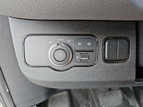 Used 2021 Mercedes-Benz Sprinter 2500 image 28