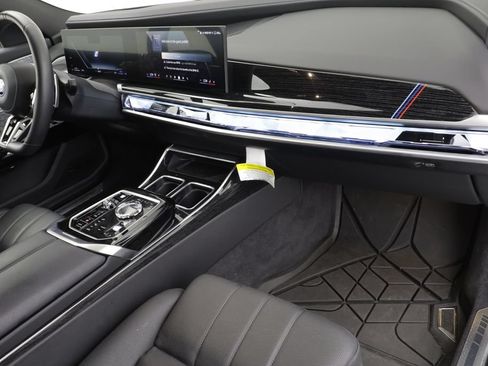 Used 2026 BMW 750e xDrive w/ Autobahn Package AWD/4WD image 23