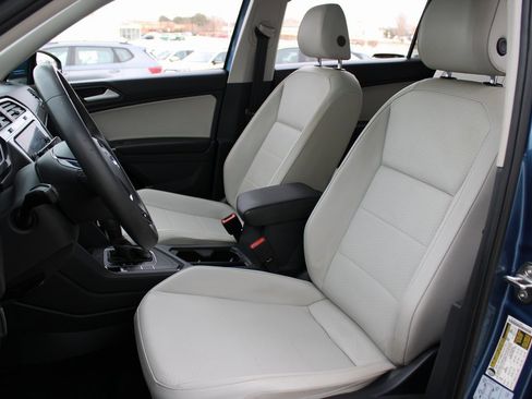 Certified 2020 Volkswagen Tiguan SEL image 7