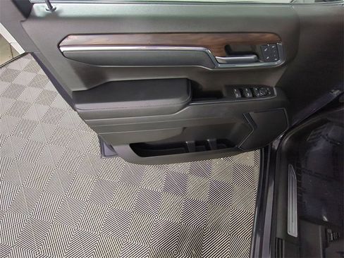 Certified 2024 GMC Sierra 1500 SLT image 22