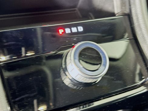 Used 2023 Jeep Grand Cherokee Limited w/ Black Appearance Package image 25