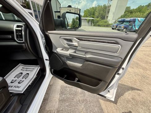 Used 2023 RAM 1500 Big Horn AWD/4WD image 40