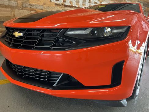 Used 2020 Chevrolet Camaro LS RWD image 9
