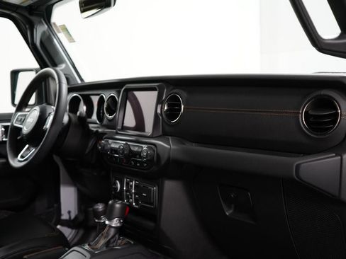 Used 2023 Jeep Wrangler Unlimited Sahara AWD/4WD image 20
