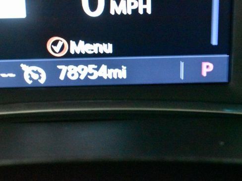 Used 2021 Chevrolet Traverse High Country image 25