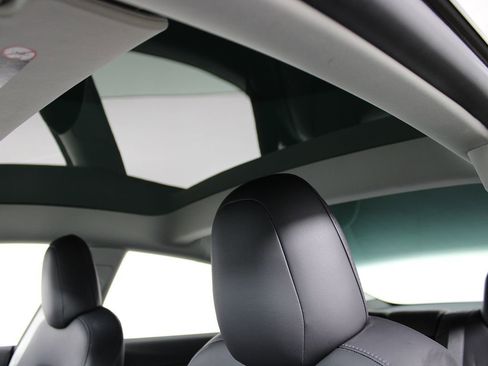 Used 2023 Tesla Model 3 Standard Range image 19