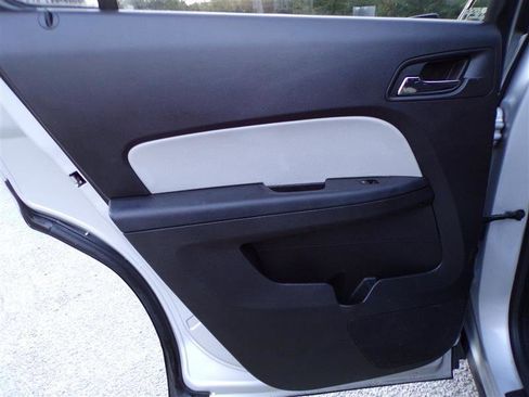 Used 2011 Chevrolet Equinox LT w/ Driver Convenience Package image 25