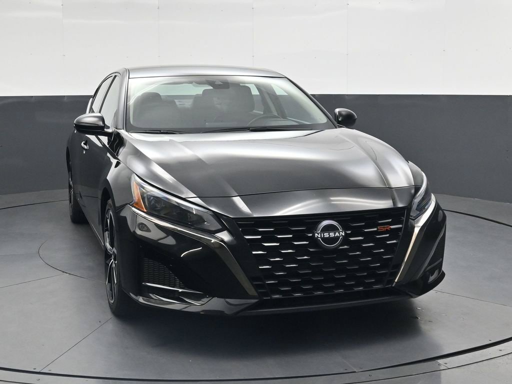 Certified 2025 Nissan Altima 2.5 SR FWD image 2