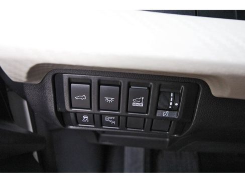 Used 2020 Subaru Ascent Premium w/ Convenience Package AWD/4WD image 19
