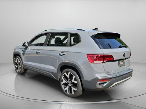 Certified 2022 Volkswagen Taos SEL AWD/4WD image 3