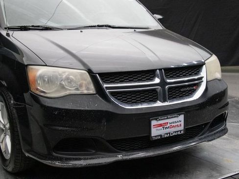 Used 2014 Dodge Grand Caravan SXT image 3