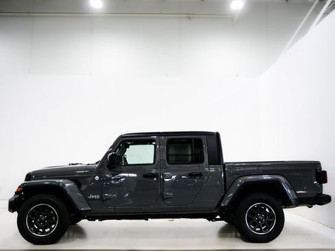 Used 2023 Jeep Gladiator Overland image 8