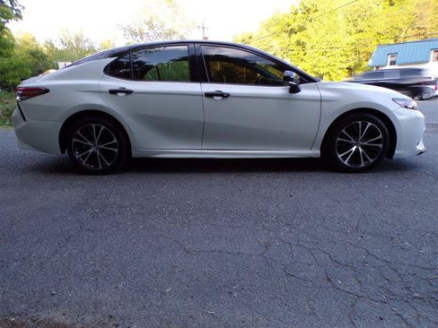 Used 2018 Toyota Camry XSE w/ Audio Package FWD image 10