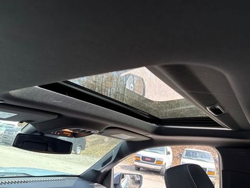 New 2026 GMC Canyon Denali image 9