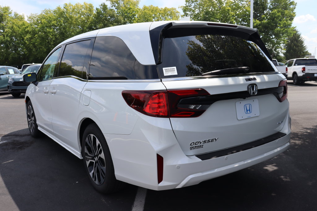 New 2027 Honda Odyssey Elite image 3