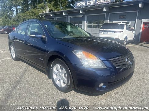 Used 2009 Nissan Altima Hybrid Sedan w/ Connection Pkg image 1