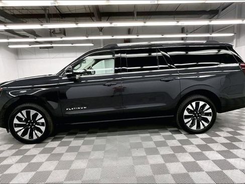 Used 2025 Ford Expedition Max Platinum w/ Driver's Package AWD/4WD image 15