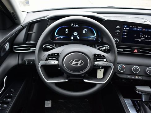 New 2026 Hyundai Elantra SE image 33