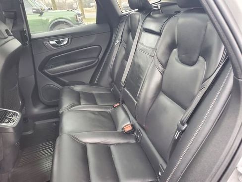 Used 2022 Volvo XC60 B5 Inscription image 33