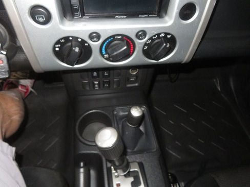 Used 2007 Toyota FJ Cruiser 4WD w/ Upgrade Pkg 1 image 35