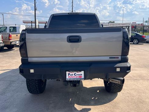 Used 2007 Chevrolet Silverado 2500 LT w/ Heavy-Duty Power Package AWD/4WD image 5