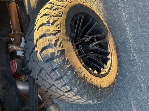 Used 2016 Ford F250 Platinum w/ FX4 Off-Road Package image 5