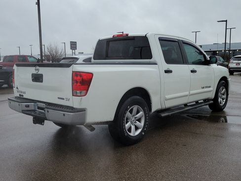Used 2013 Nissan Titan SV w/ SV Value Truck Pkg image 4