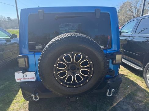 Used 2014 Jeep Wrangler Unlimited Sahara image 13