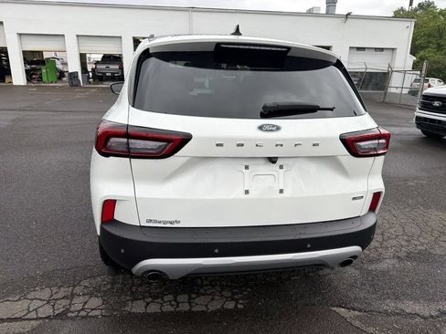 Used 2025 Ford Escape SE w/ PHEV Premium Package FWD image 4