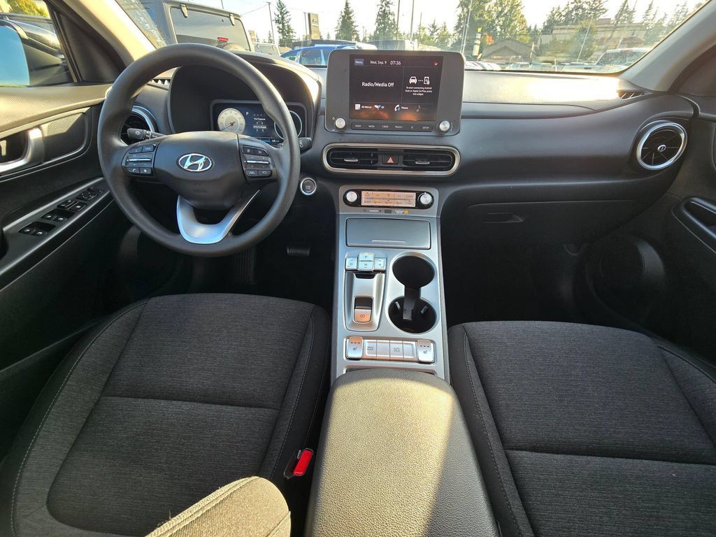 Used 2023 Hyundai Kona SE FWD image 16