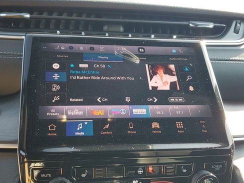 New 2025 Jeep Grand Cherokee Limited image 31