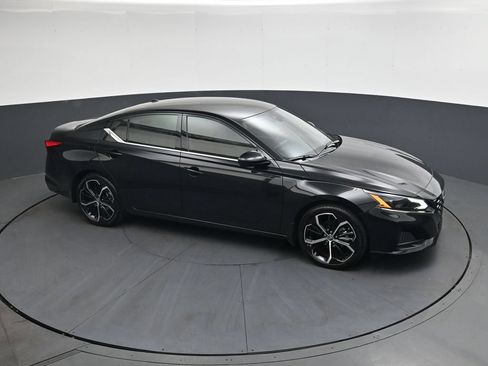 Certified 2025 Nissan Altima 2.5 SR FWD image 36