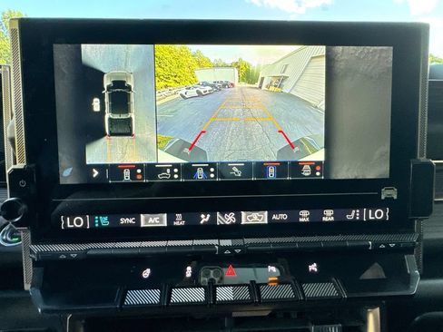 Used 2024 GMC Hummer EV 3X AWD/4WD image 28