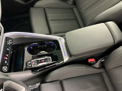 Used 2025 Audi Q5 Premium w/ Premium Plus AWD/4WD image 17