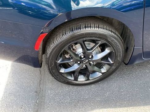 Used 2023 Chrysler Pacifica Limited w/ Uconnect Theater Family Group AWD/4WD image 26