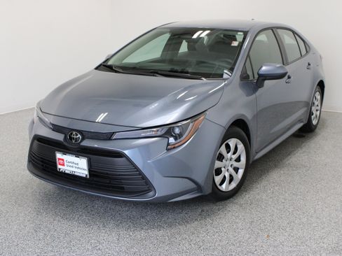 Used 2026 Toyota Corolla LE FWD image 2