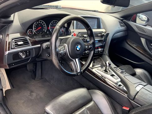 Used 2013 BMW M6 Convertible RWD image 2