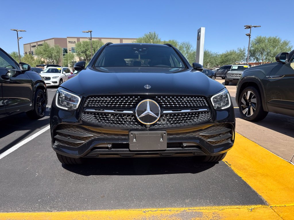 Used 2020 Mercedes-Benz GLC 300 4MATIC image 2