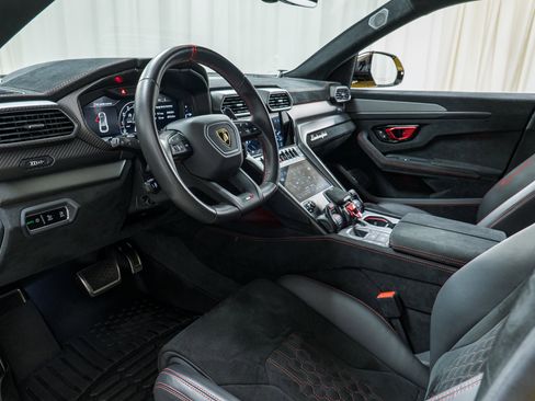 Used 2023 Lamborghini Urus Performante image 14