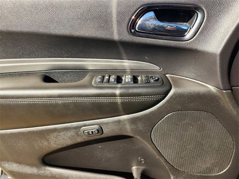 Used 2018 Dodge Durango GT image 30