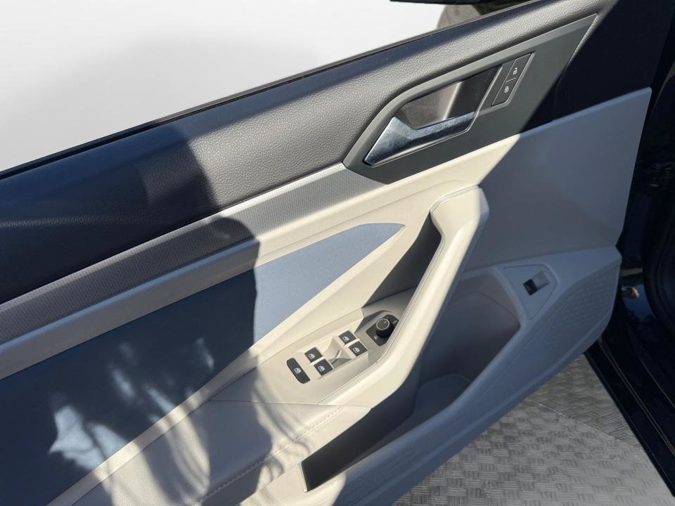 Certified 2026 Volkswagen Jetta SE FWD image 32