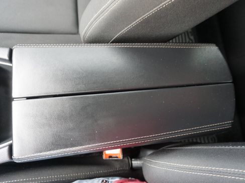 Used 2023 Nissan Rogue S image 18