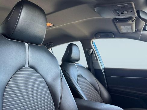 Used 2019 Toyota Camry SE image 30