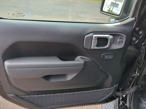 New 2025 Jeep Gladiator Sport image 39