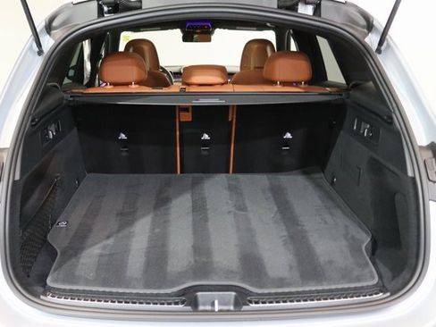 Used 2025 Mercedes-Benz GLC 350e GLC 350e w/ Driver Assistance Package image 32