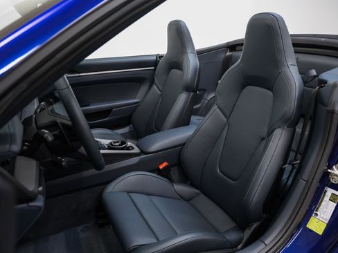 Used 2025 Porsche 911 Carrera image 53