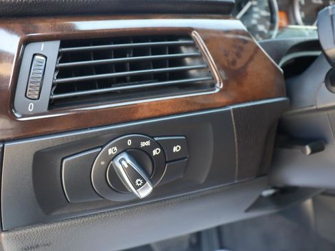 Used 2011 BMW 328i Convertible w/ Premium Pkg image 29